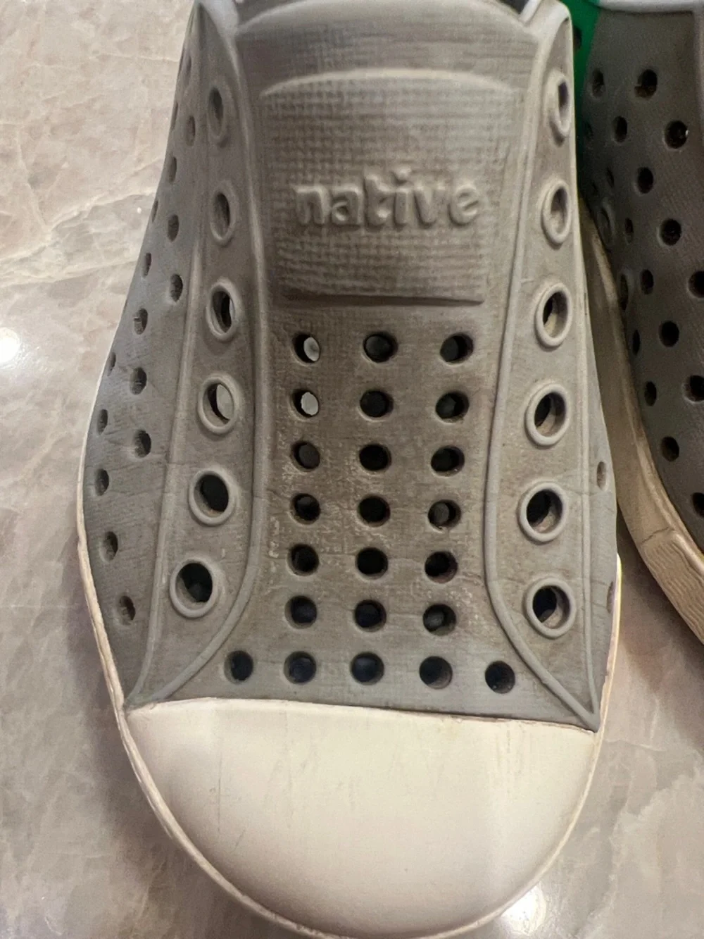 Native Kids Slip-On Water Shoes in Gray with Green Trim - Size 7 - Picture 5 of 6
